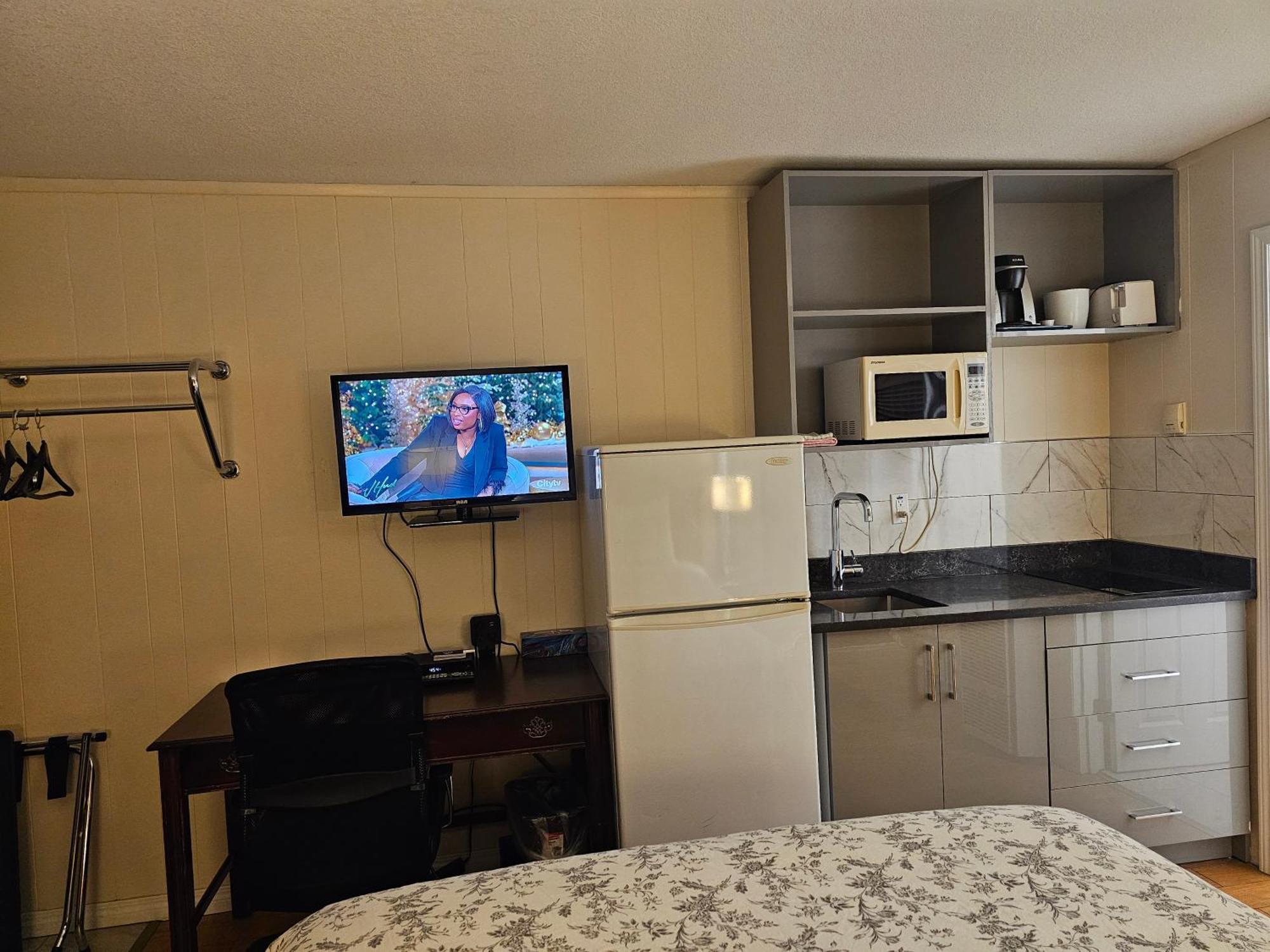 Parkway Motel & European Lodges ピンチャー・クリーク エクステリア 写真