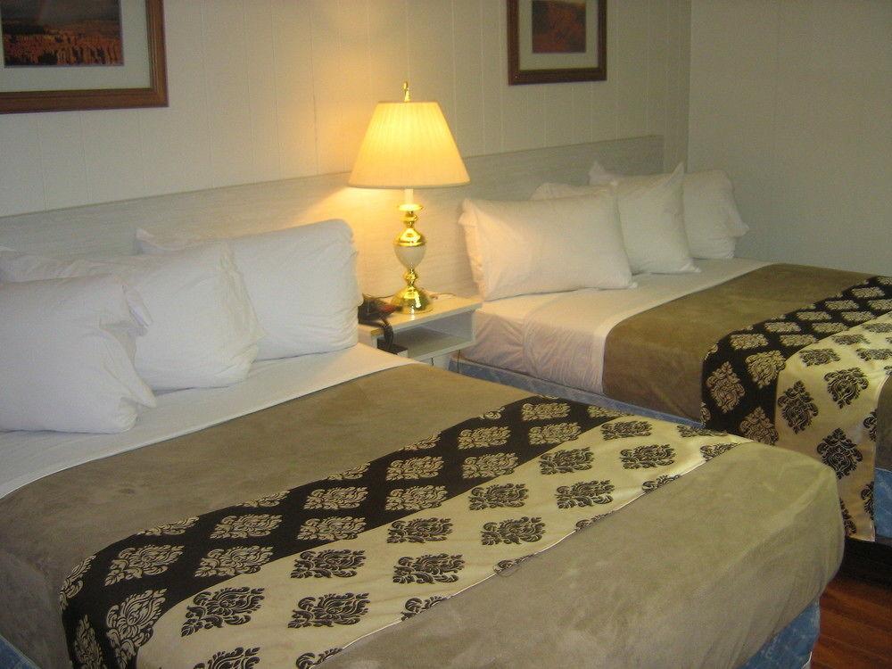 Parkway Motel & European Lodges ピンチャー・クリーク エクステリア 写真