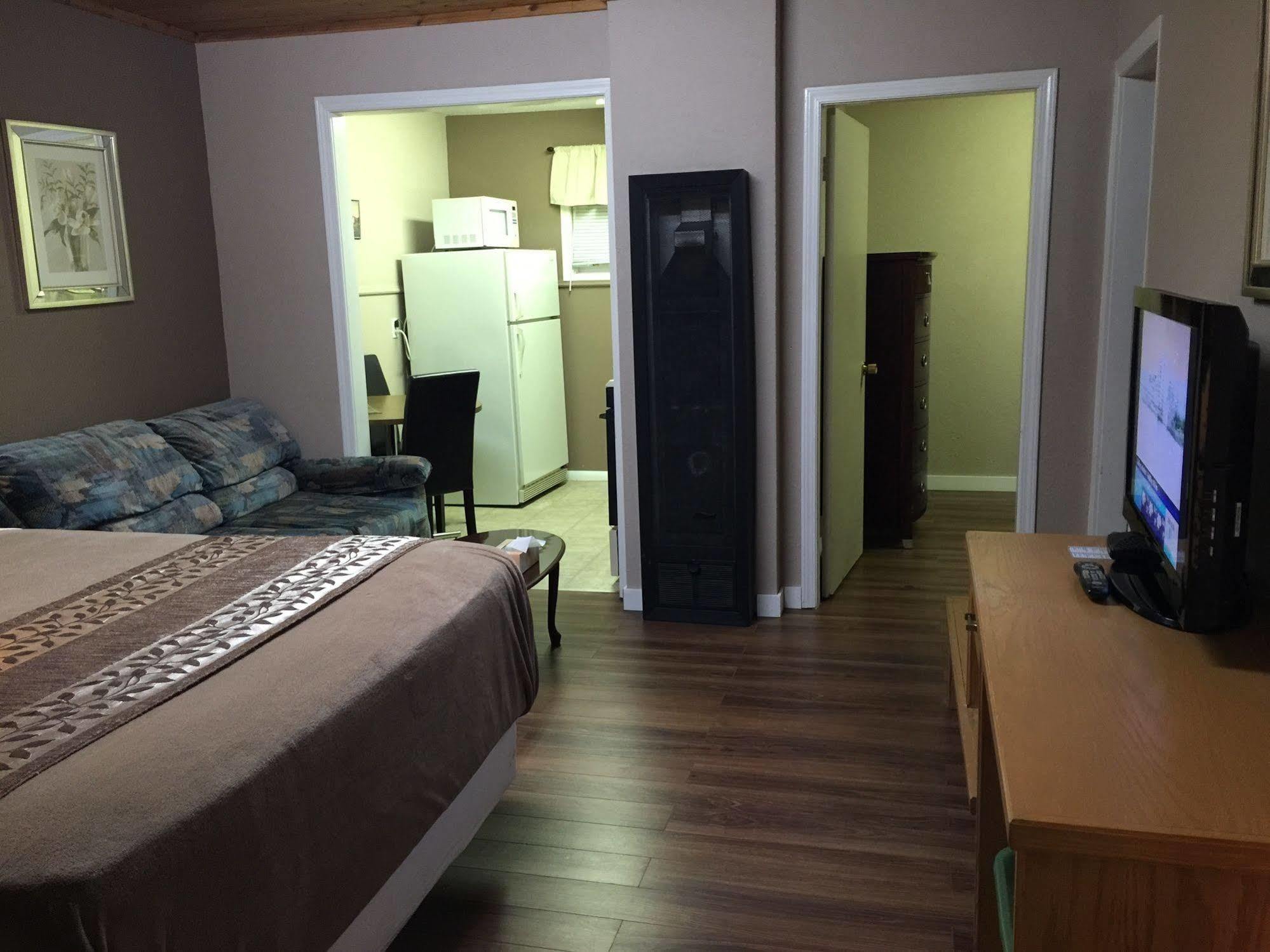Parkway Motel & European Lodges ピンチャー・クリーク エクステリア 写真